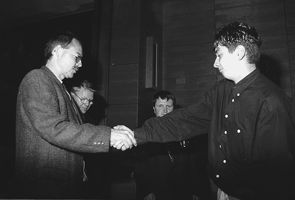 Matthias Becker gratuliert Giorgi Bakhtadze